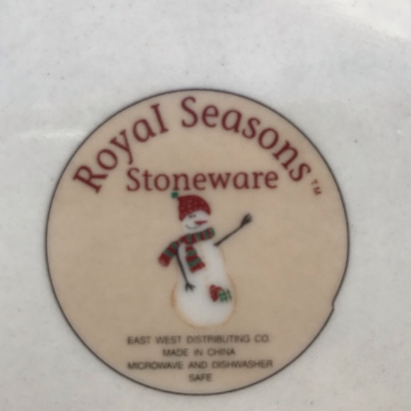 Set Of 2 Royal Seasons “Snowman” Stoneware Dinner Plates 10” - Picture 5 of 6